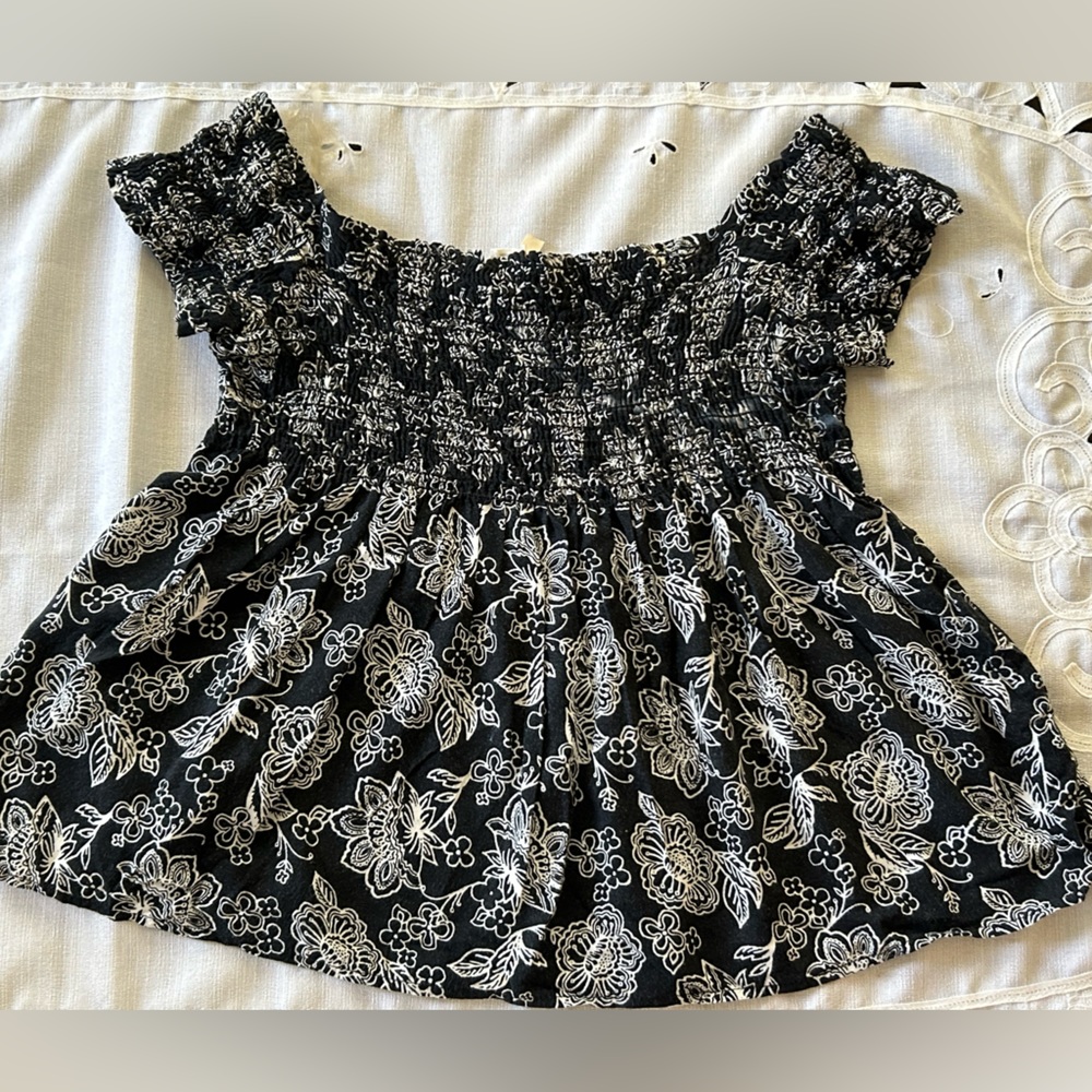 black and white pacsun blouse